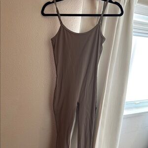 ARITZIA TNACTION JUMPSUIT